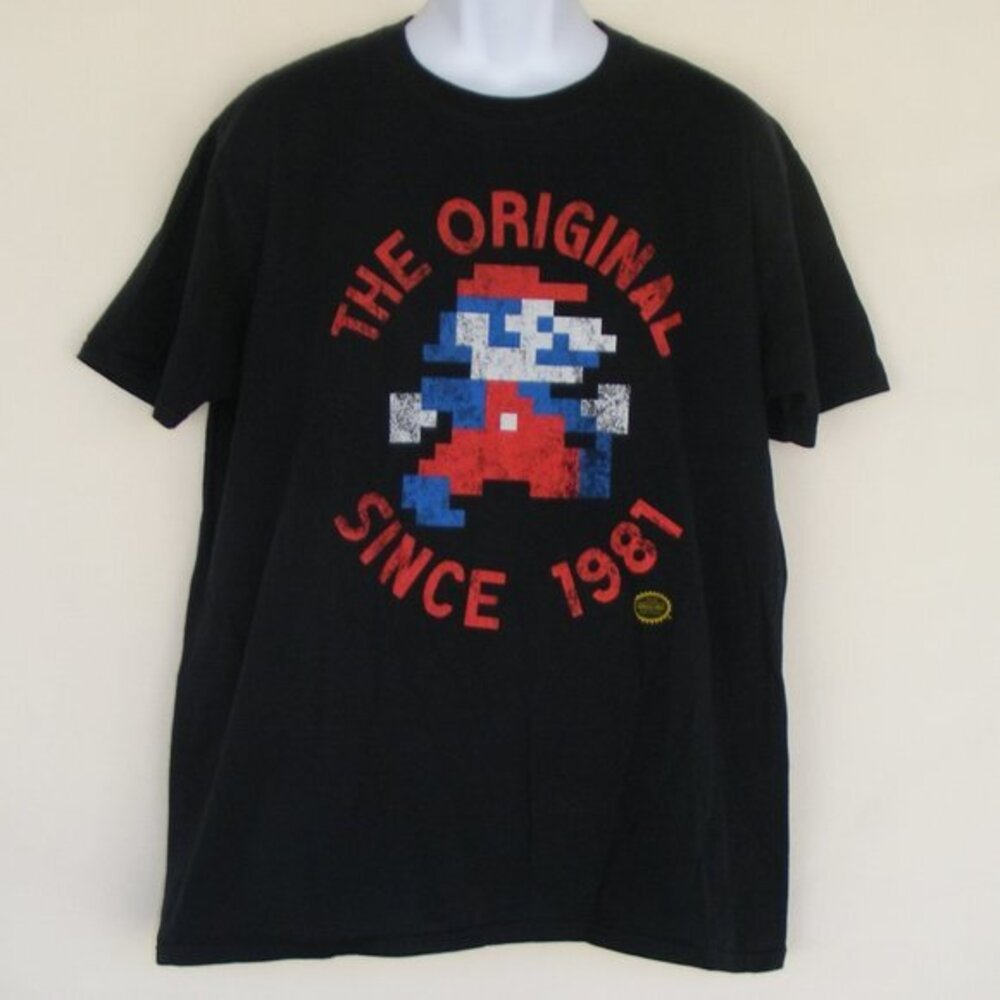 Nintendo LUIGI Tshirt, XL, The Original Since 1981